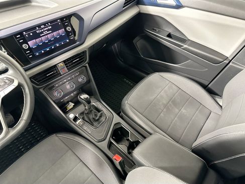 Used 2022 Volkswagen Taos SE w/ IQ.Drive SE Package image 21