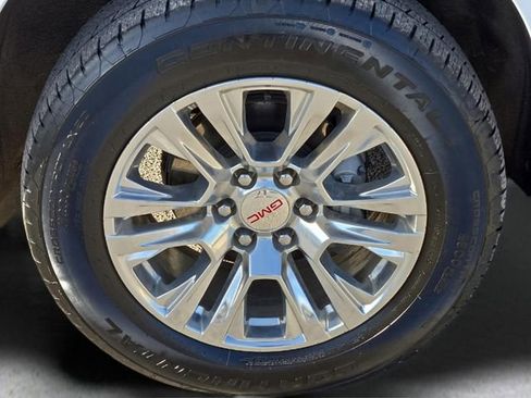 Used 2025 GMC Yukon Denali image 8