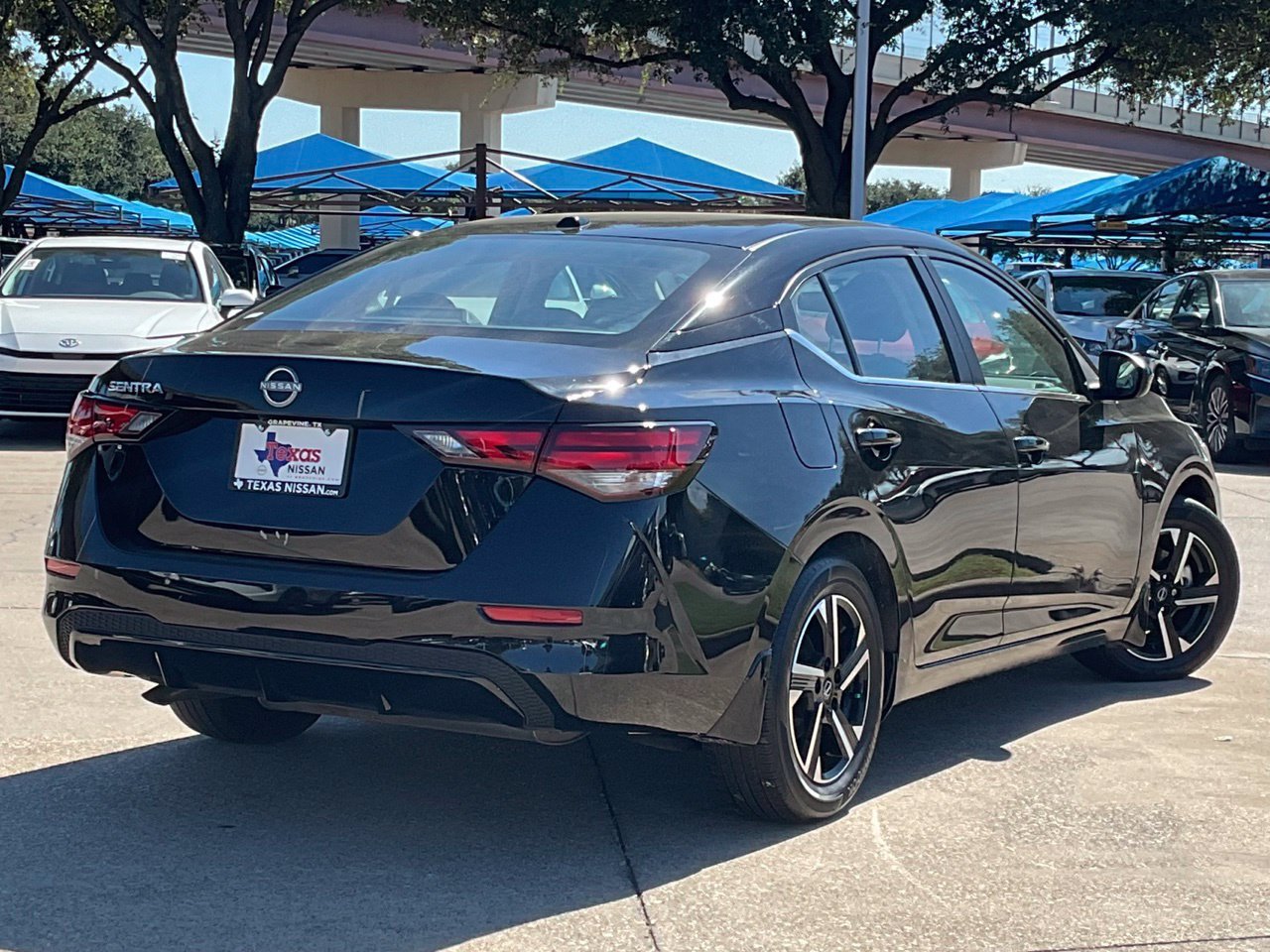 Used 2025 Nissan Sentra SV w/ Trunk Package FWD image 4