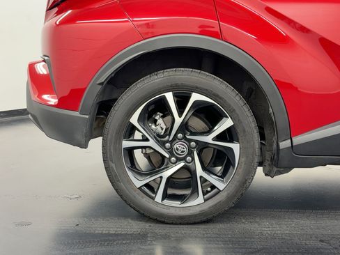 Used 2020 Toyota C-HR XLE image 27