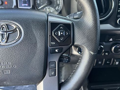 Used 2023 Toyota Tacoma TRD Off-Road w/ Advanced Technology Package AWD/4WD image 33