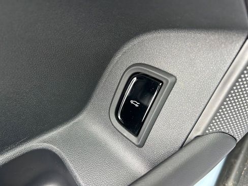 Used 2025 Cadillac Lyriq Sport RWD image 45