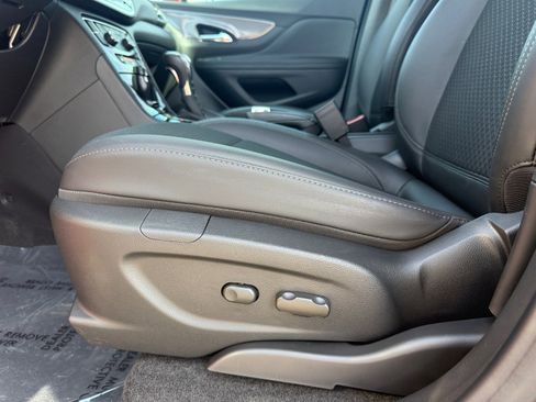 Used 2022 Buick Encore Preferred w/ Safety Package FWD image 10