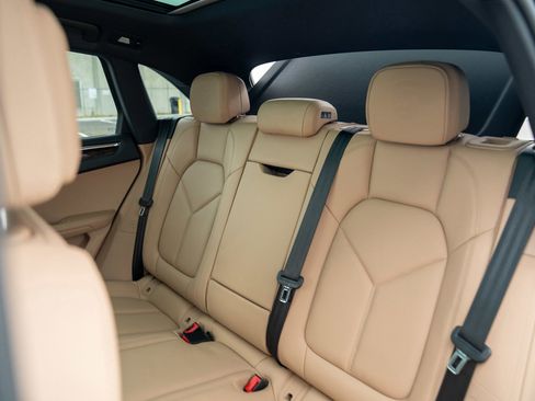 New 2026 Porsche Macan image 25