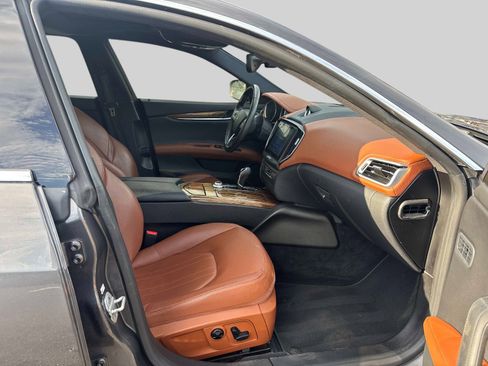 Used 2017 Maserati Ghibli S image 17