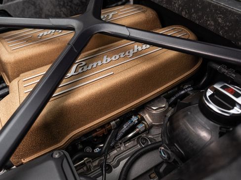 Used 2019 Lamborghini Huracan Performante AWD/4WD image 98