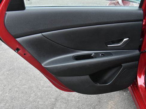 Used 2024 Hyundai Elantra SEL image 33