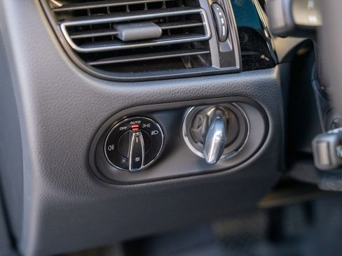 Certified 2026 Porsche Macan image 13