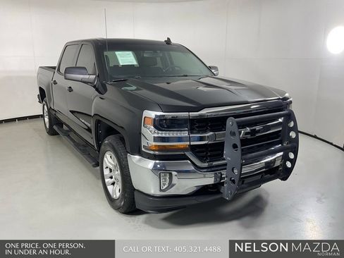 Used 2017 Chevrolet Silverado 1500 LT w/ All Star Edition AWD/4WD image 3