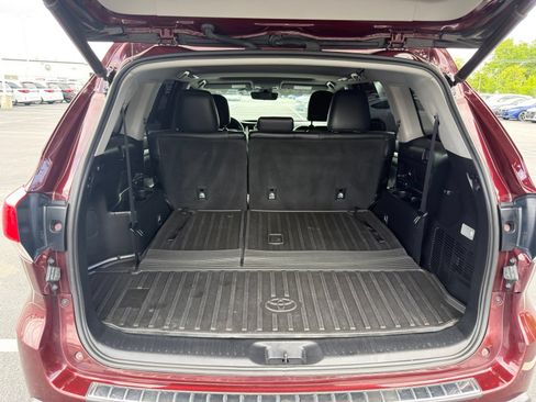 Used 2019 Toyota Highlander XLE AWD/4WD image 31