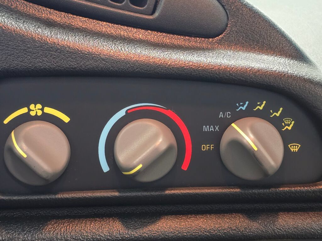 Used 1993 Chevrolet Camaro Z28 RWD image 68