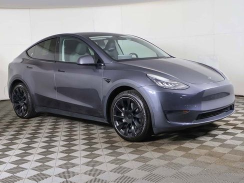 Used 2023 Tesla Model Y Long Range AWD/4WD image 50