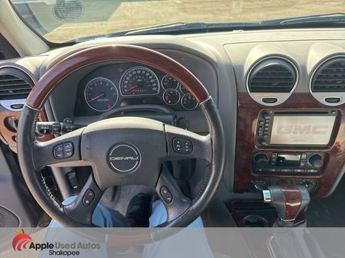 Used 2007 GMC Envoy Denali image 10