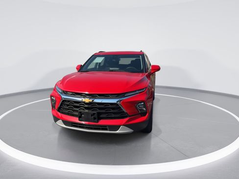 Certified 2023 Chevrolet Blazer LT w/ Convenience Package image 3