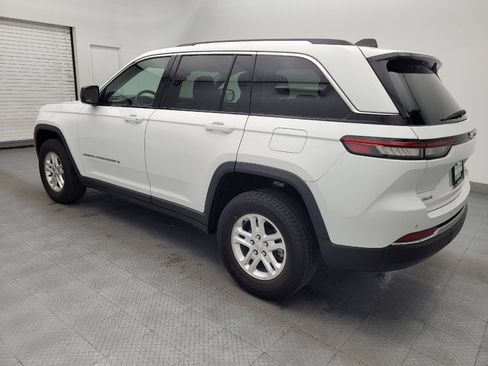 Used 2023 Jeep Grand Cherokee Laredo image 3