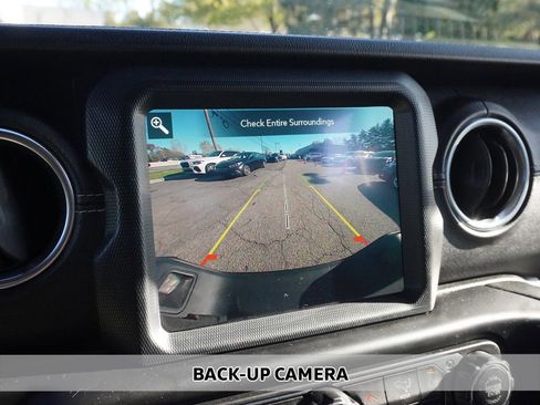 Used 2020 Jeep Gladiator Overland AWD/4WD image 4