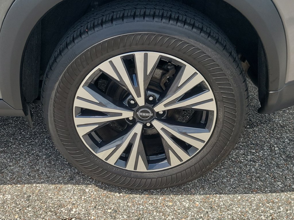 Certified 2023 Nissan Rogue SV FWD image 5