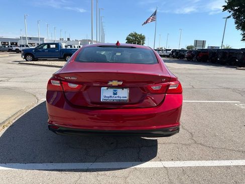 Used 2016 Chevrolet Malibu LT w/ Leather Package FWD image 4