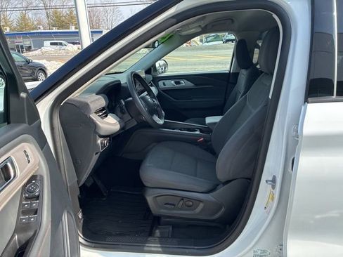 Certified 2025 Ford Explorer Active image 15