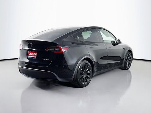 Used 2021 Tesla Model Y Long Range AWD/4WD image 5
