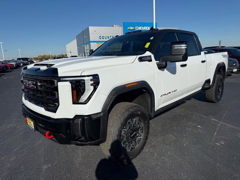 Used 2024 GMC Sierra 2500 AT4X image 9