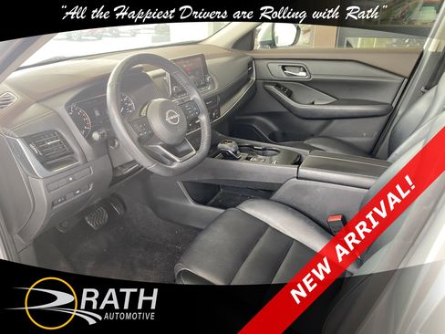 Used 2022 Nissan Rogue SV w/ SV Premium Package FWD image 12