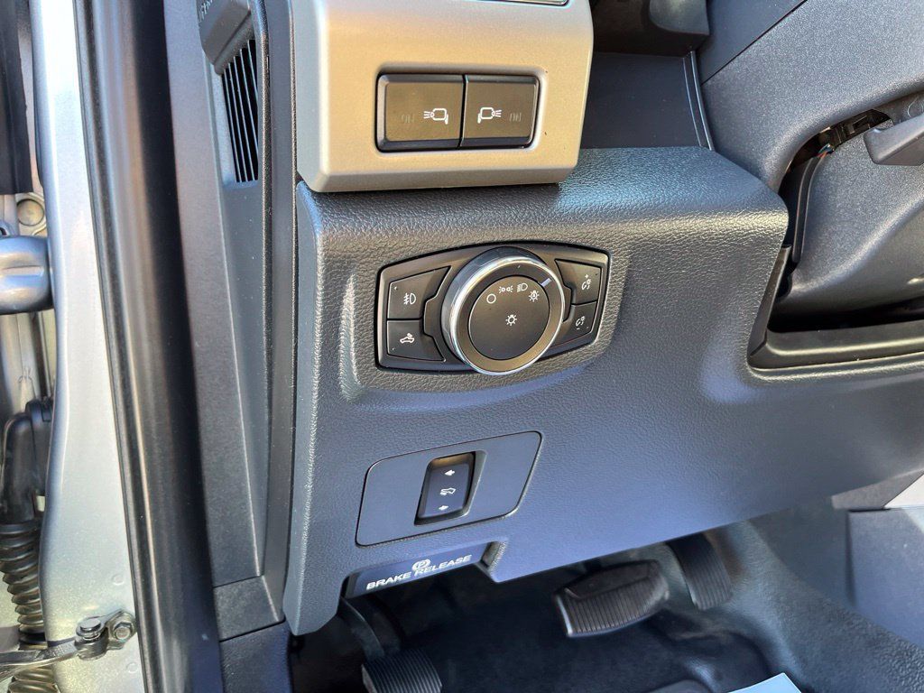 Used 2022 Ford F350 Lariat w/ Tremor Off-Road Package AWD/4WD image 7