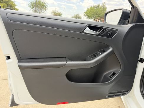 Used 2016 Volkswagen Jetta S FWD image 18