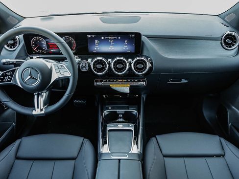 New 2026 Mercedes-Benz GLA 250 image 10