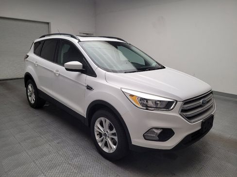 Used 2018 Ford Escape SE FWD image 13