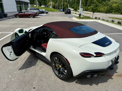 Used 2025 Ferrari Roma Spider image 27