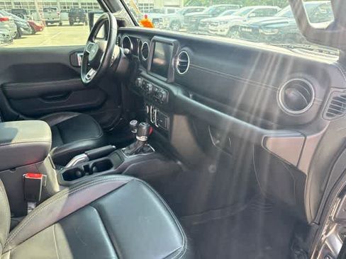Used 2021 Jeep Wrangler Unlimited Sahara AWD/4WD image 24