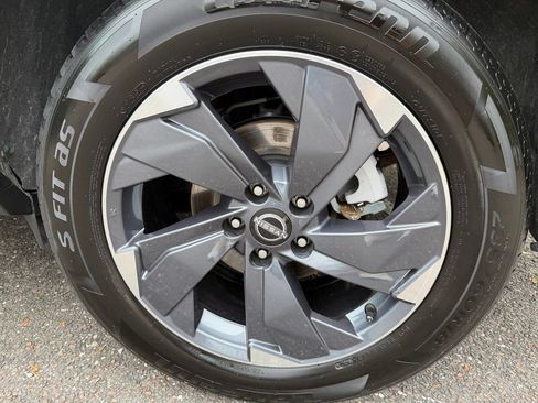 Used 2024 Nissan Rogue SV FWD image 29