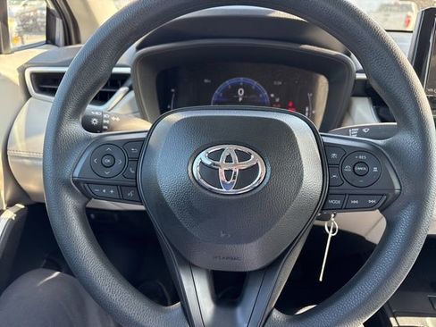 Used 2026 Toyota Corolla Cross L image 18