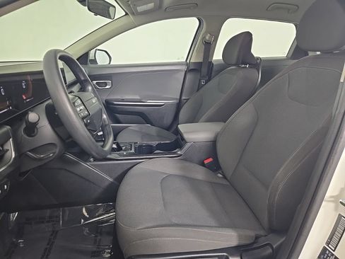 Used 2025 Kia K4 FWD image 9