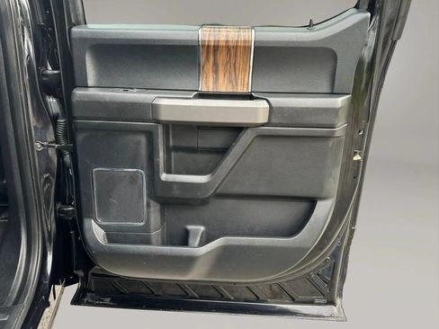 Used 2019 Ford F150 Platinum w/ Trailer Tow Package AWD/4WD image 19