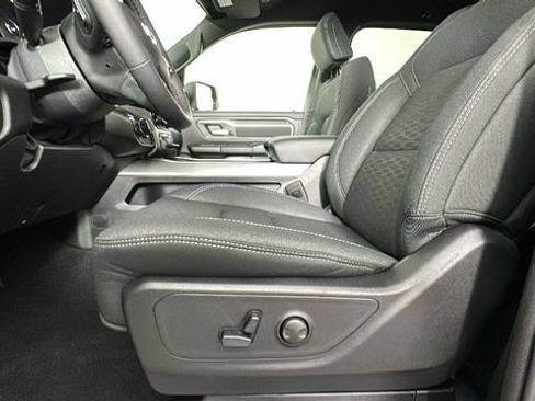 New 2026 RAM 1500 4x4 Crew Cab image 18