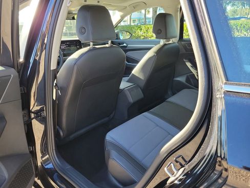 Used 2025 Volkswagen Jetta SE image 9