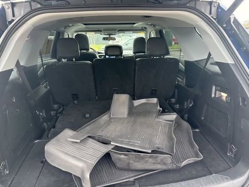 Used 2021 Ford Explorer XLT w/ Equipment Group 202A image 12