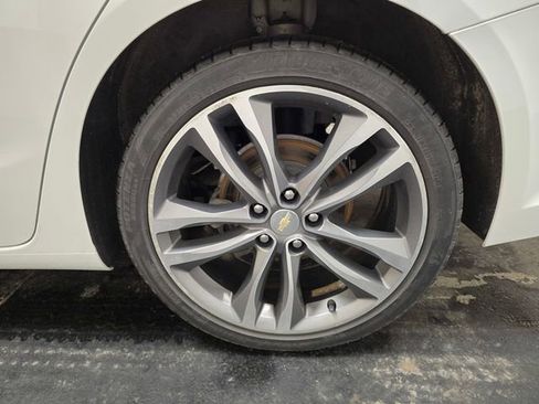 Used 2021 Chevrolet Malibu LT image 11