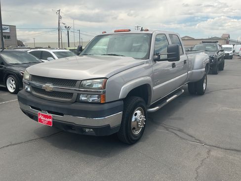 Used 2006 Chevrolet Silverado 3500 LT w/ Heavy-Duty Power Package RWD image 2