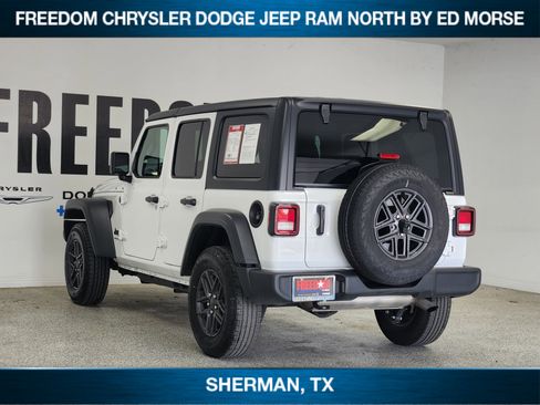 Used 2025 Jeep Wrangler Sport S AWD/4WD image 3