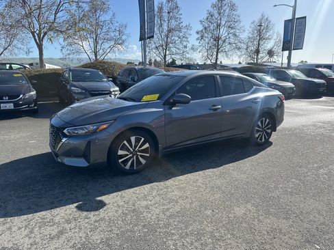 Used 2024 Nissan Sentra SV w/ SV Premium Package image 5