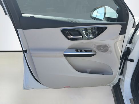 Used 2025 Mercedes-Benz GLC 350e image 22