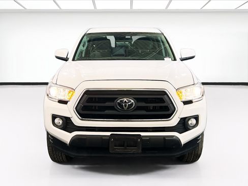 Used 2023 Toyota Tacoma SR5 RWD image 2