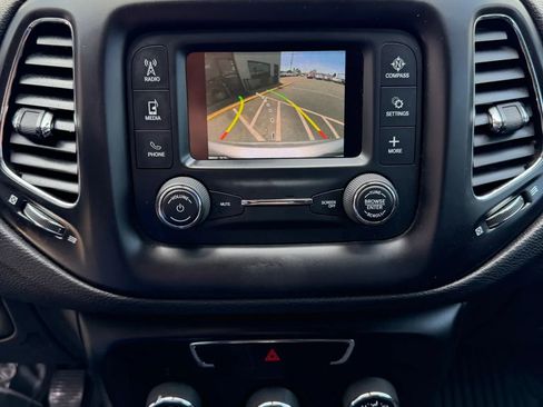 Used 2018 Jeep Compass Sport FWD image 21