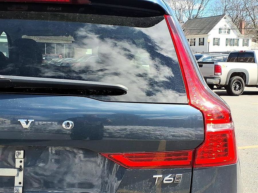 Used 2018 Volvo XC60 T6 Momentum w/ Convenience Package AWD/4WD image 8