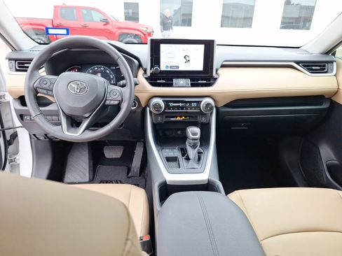 Used 2024 Toyota RAV4 XLE Premium image 19