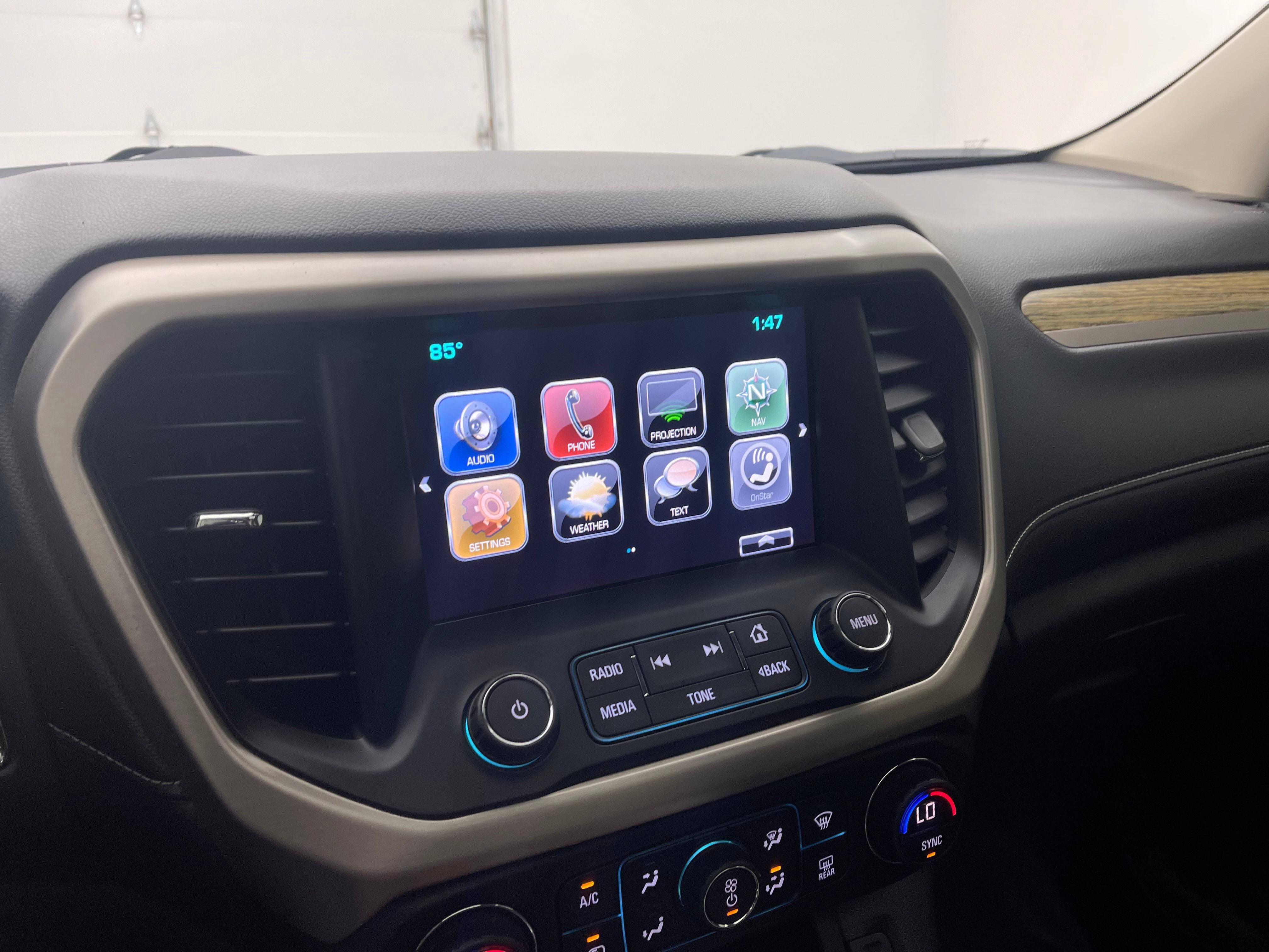 Used 2019 GMC Acadia Denali w/ Technology Package AWD/4WD image 24