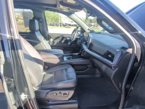 Used 2025 Chevrolet Suburban RST w/ Comfort Package AWD/4WD image 34